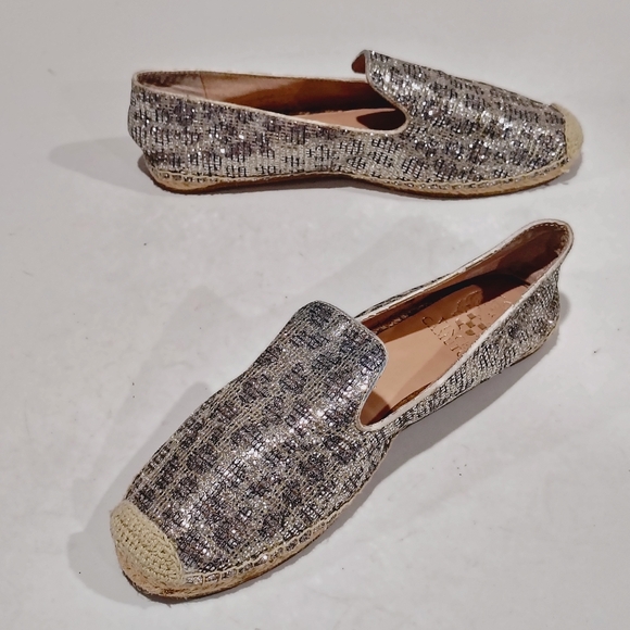 Vince Camuto Women\'s Animal Print Metallic Round ToeLeather Espadrilles Size 8.5